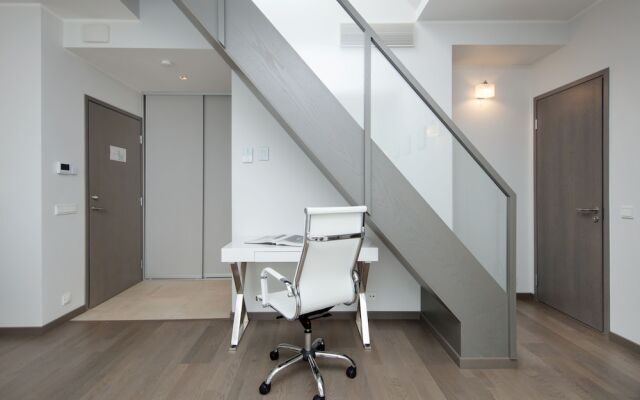 8ERA Business Executive Rotermanni Apts