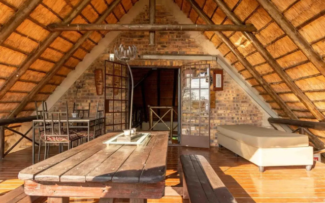 Mopani Manor
