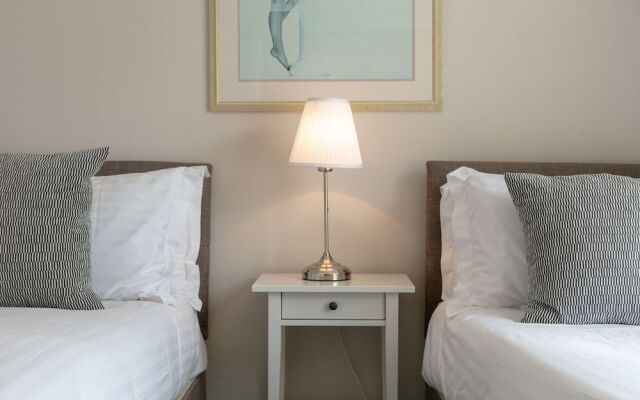 Elms Way - Donnini Apartments