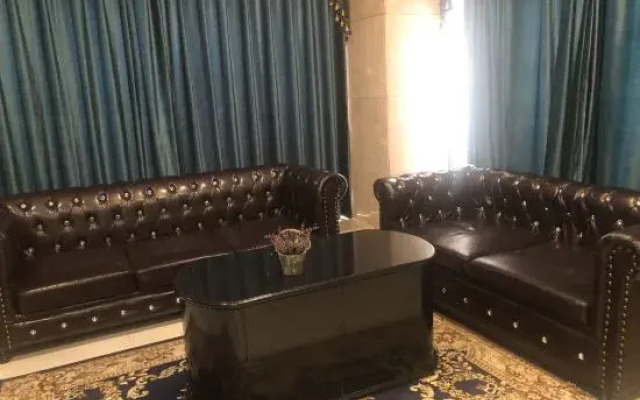 Pingdingshan Runzeyuan Shenma Hotel