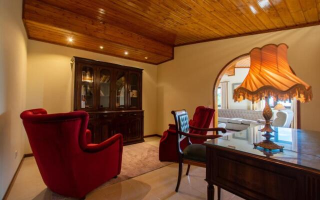 Impeccable 3 Bedroom House, sea View in Aljezur