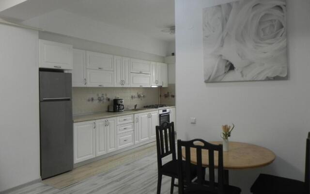 Lovely Apartment 2 Room Palas Mall