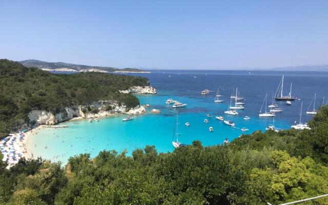 Paxos' Villa - Pool & AC
