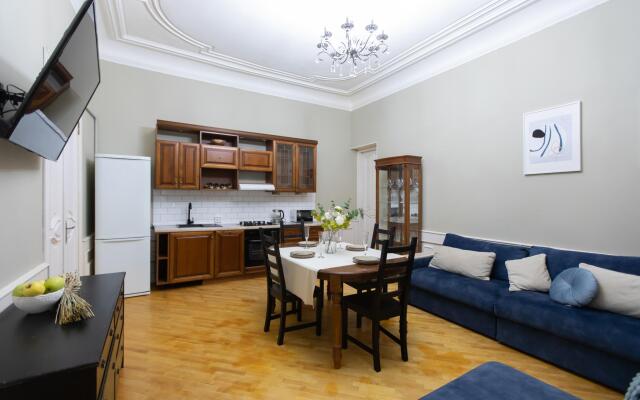 Апартаменты на набережной реки Фонтанки 64