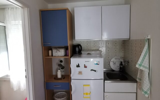Authentic apt in Stone House, at the top Location