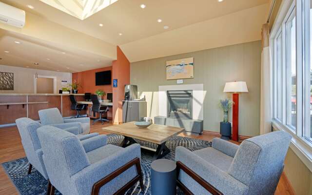 Best Western Plus Emerald Isle Hotel