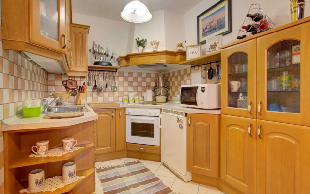 Air Conditioned Apartment in Residential Area near Town Center