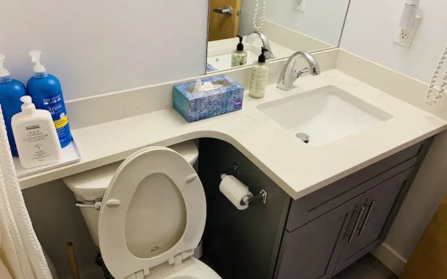Luxurious One Bedroom Suite WindTower