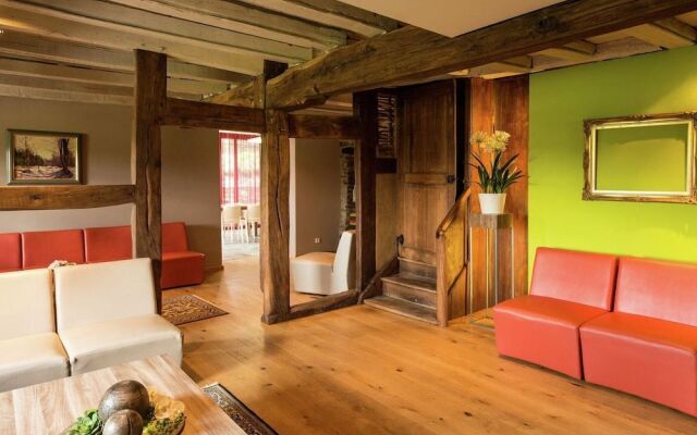 Majestic Holiday Home In Butgenbach With Turkish Steambath