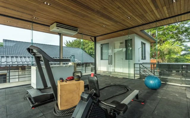 HotTub Gym Imported Furniture Pool V98