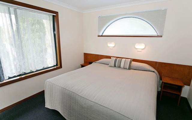 Dolphin Lodge