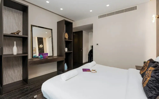 High End Luxury Stay with Full Palm Jumeirah View