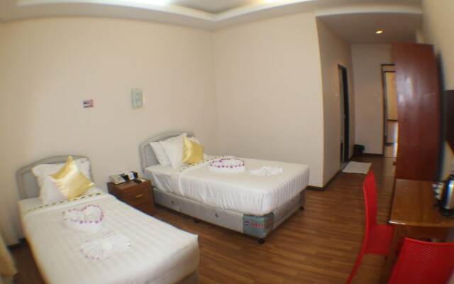 Law Ka Thit Sar Hotel - Hostel