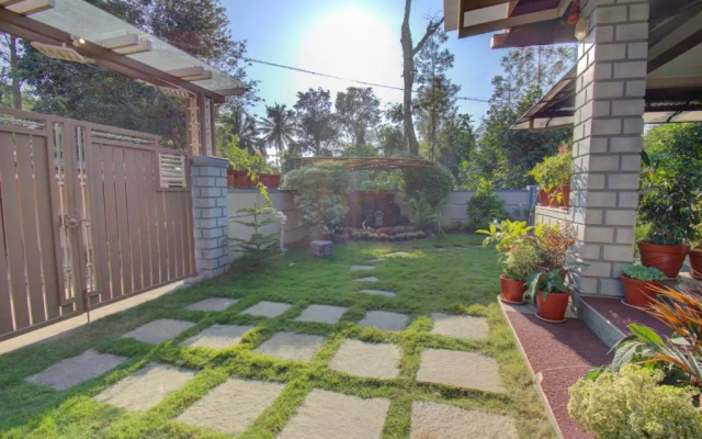Srinikethana Home Stay with Swimming Pool