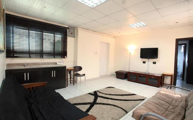 Prince Of Anthony 1960 Hotel-apartment