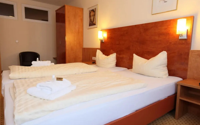 Café & Hotel am Holzhafen