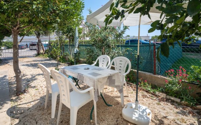 A1 - apt Near Beach With Patio, Parking and Grill