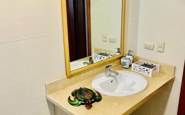 2 Minute Walk to Beach 1bdrm Condo with Pool