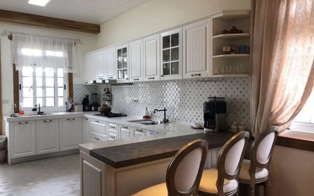 Sea & Wind Rose Villa