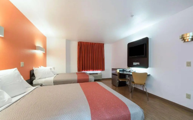 Motel 6 Dallas, TX - Northeast