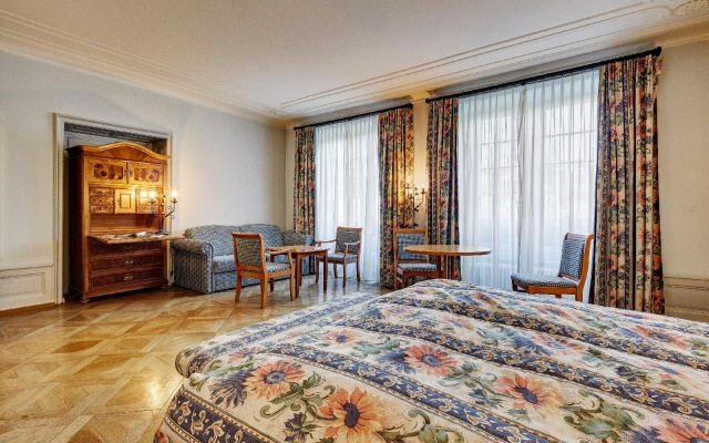 Parkhotel Schwert - Self-Check-in – Guest Rooms – Weesen