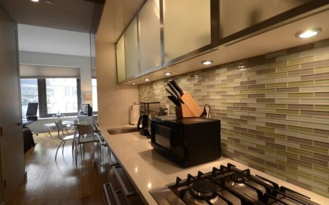 Luxury Studio Apartment - Wall Street