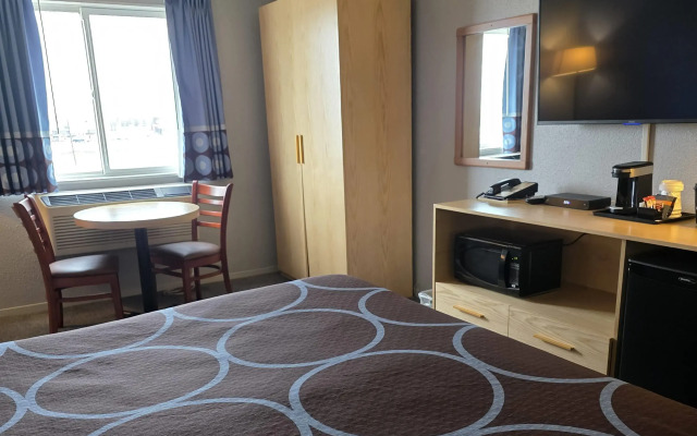 Super 8 by Wyndham Swift Current