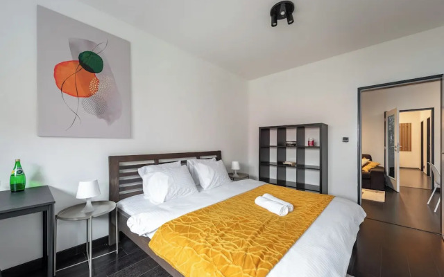 Stylish 3-bedroom apartment with balcony
