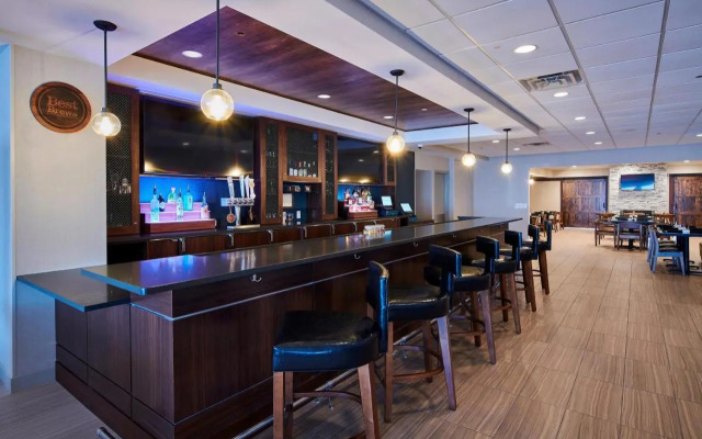 Clarion Hotel & Conference Ctr