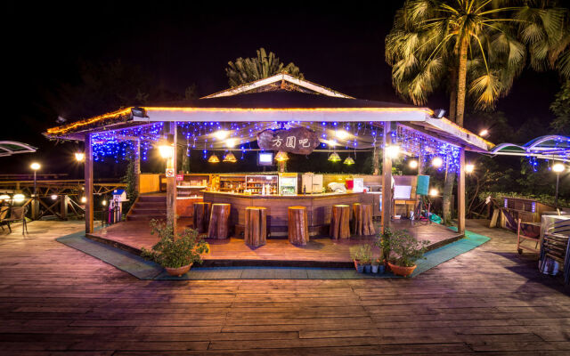 CRYSTAL RESORT - Continental Club