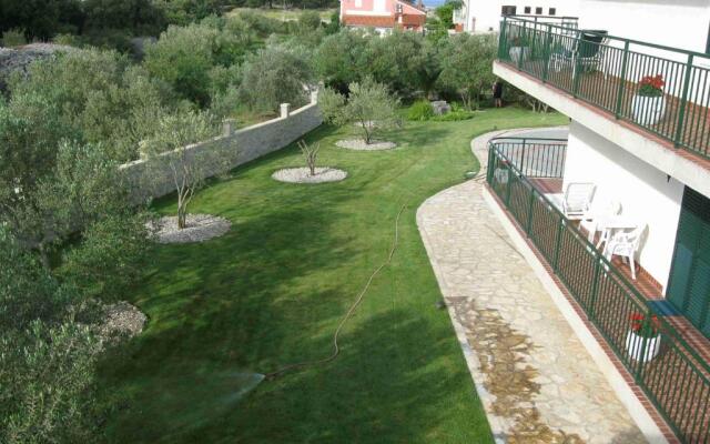 Americana Luxury Apartments