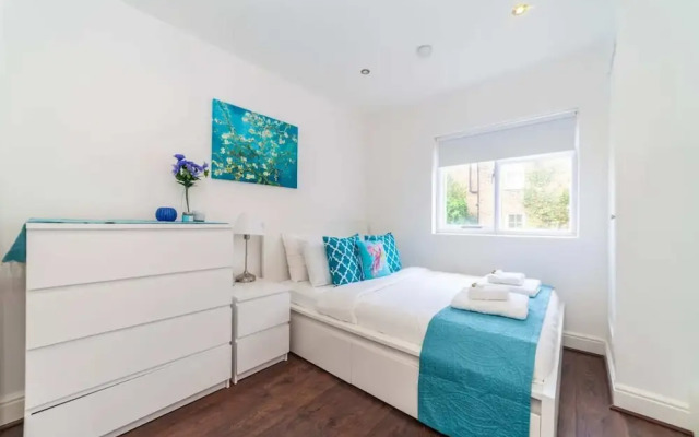 Radiant and Roomy 2BD Flat - Fulham!