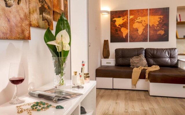 In Roma Vale & Hillary Colosseo