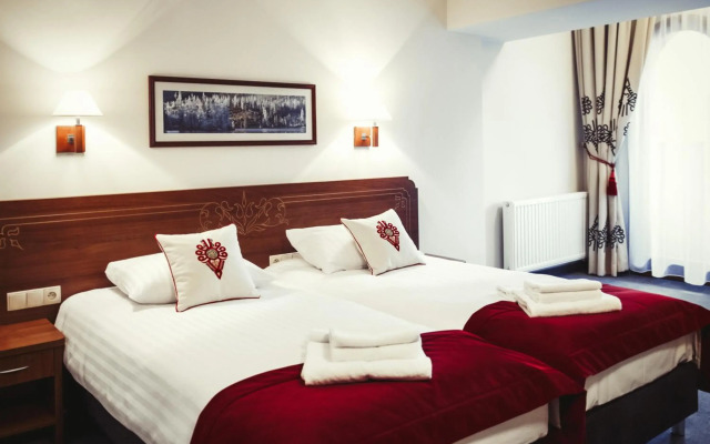 Hotel Logos
