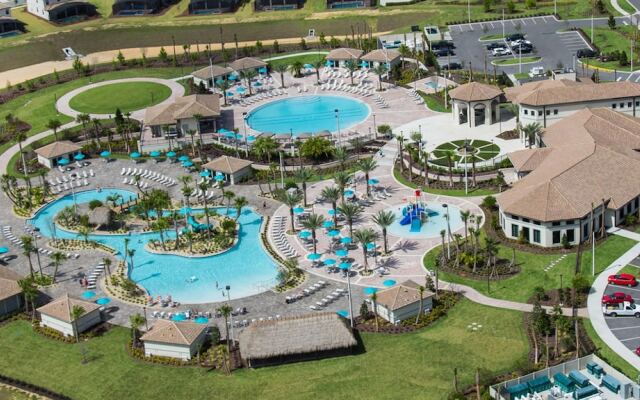 Moon Villa by Florida Spirit