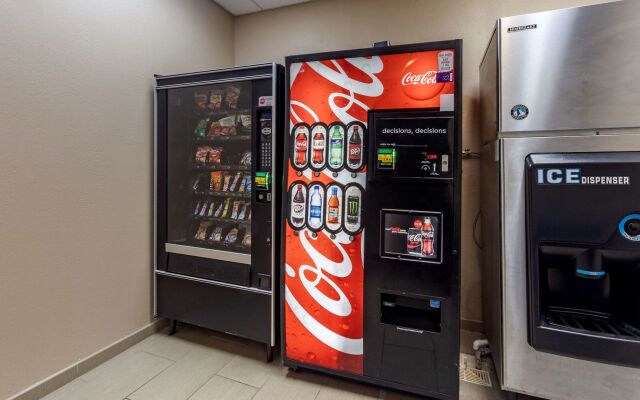 Spark by Hilton Shawnee