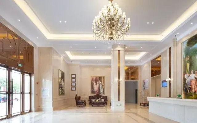 Vienna International Hotel (Shicheng Qinjiang Park)