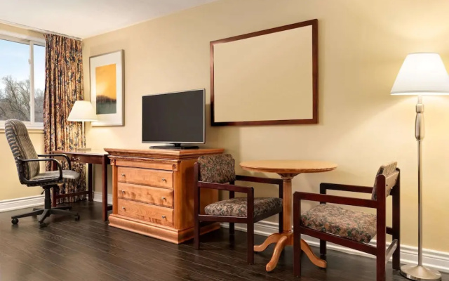 Travelodge By Wyndham Richmond Hill