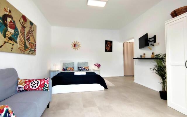 Fantastico 2 - With Large Balcony, Terrace and Garden