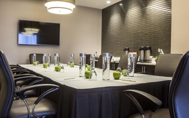 DoubleTree by Hilton Hotel Largo/Washington DC