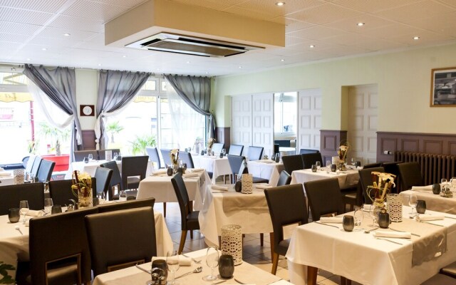 Logis Hotel Restaurant Croix Verte