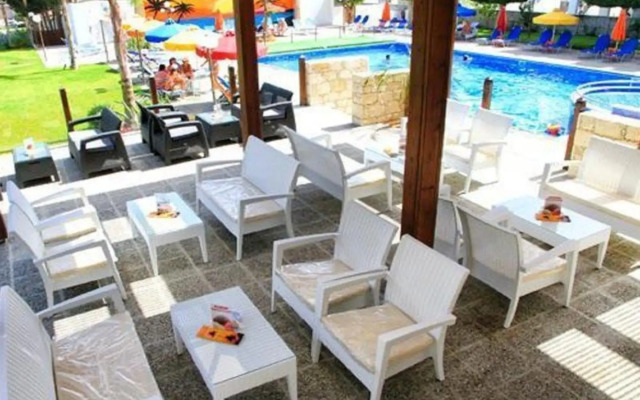 The Caravel Hotel