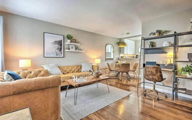 1 Mi to Dtwn Burbank: Mod Gem w/ Private Yard
