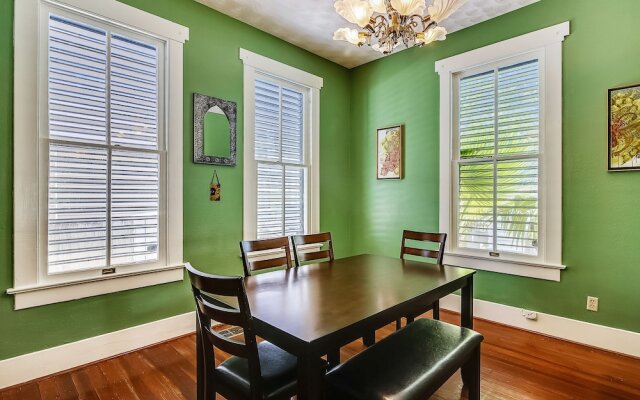 Ellie's Island Retreat