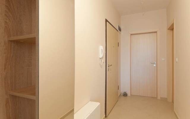 Fm Premium 1-Bdr Apartment - Banishora District