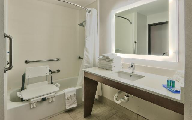 Holiday Express & Suites Portales by IHG