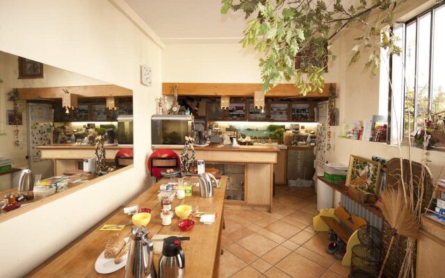Chez Bernard Paris / Montreuil