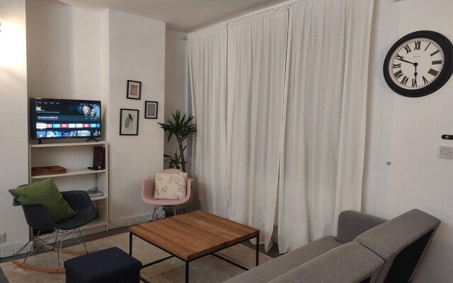 Cosy 2BD Coastal Retreat Folkestone Leas