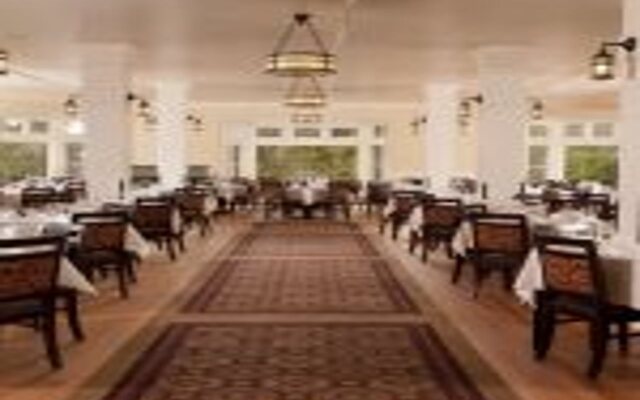 Lake Yellowstone Hotel & Cabins - Inside the Park