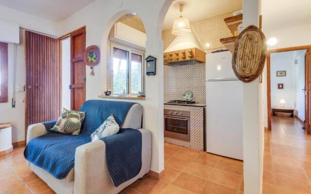 Scopello Flat with Panoramic Courtyard and Parking
